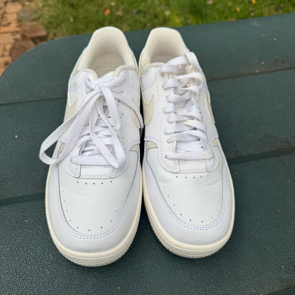 Nike Gamma Cream and White Athletic Shoes - Picture 3 of 5